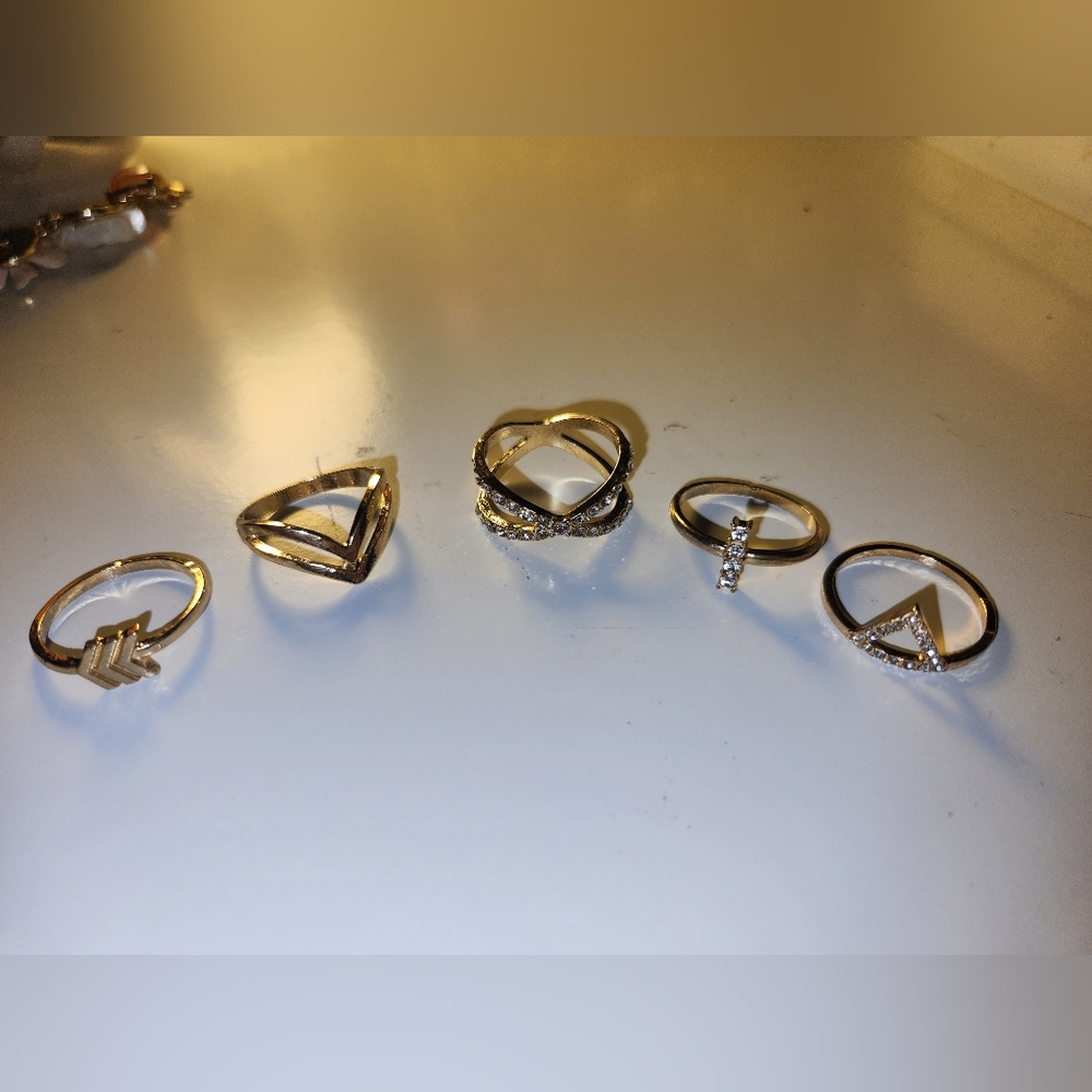 Torrid 4 gold rings